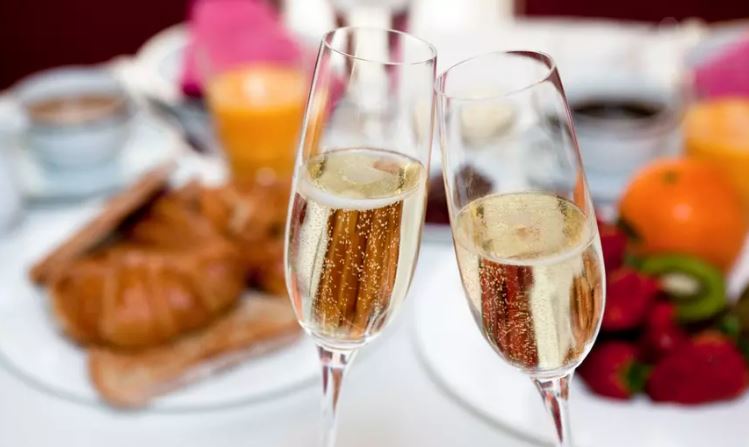 Champagne-ontbijt.jpg